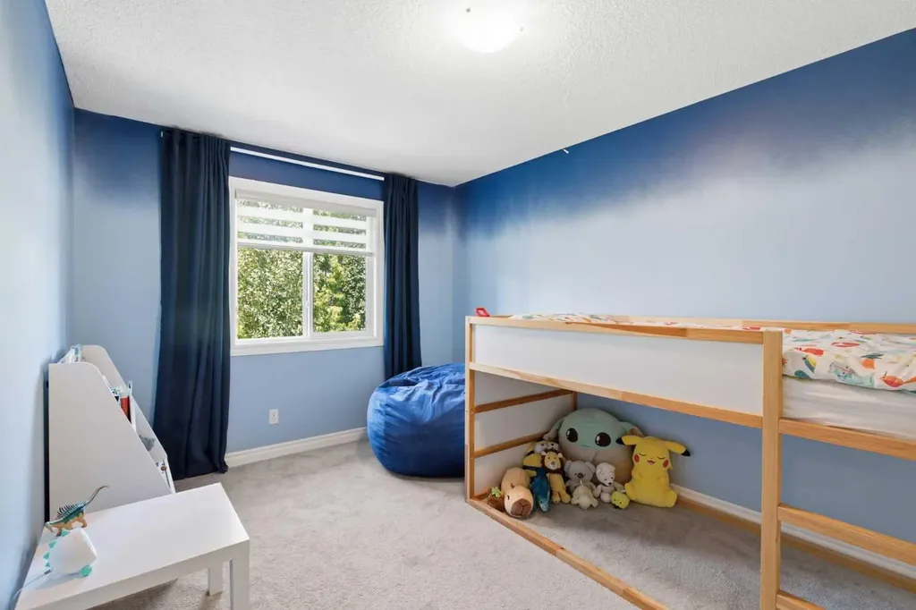 331 Parkmere Green Chestermere AB T1X1V5