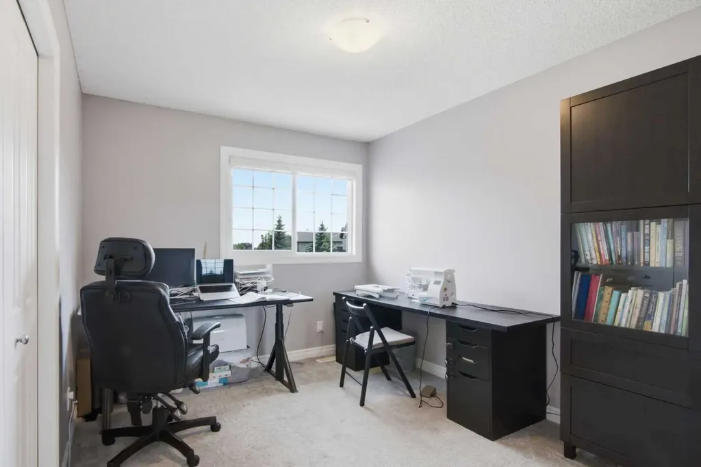 331 Parkmere Green Chestermere AB T1X1V5