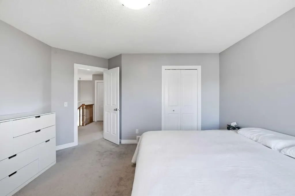 331 Parkmere Green Chestermere AB T1X1V5