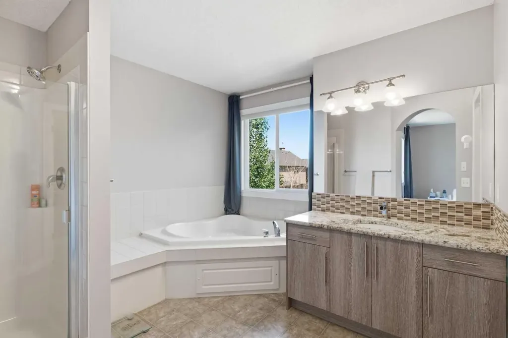 331 Parkmere Green Chestermere AB T1X1V5