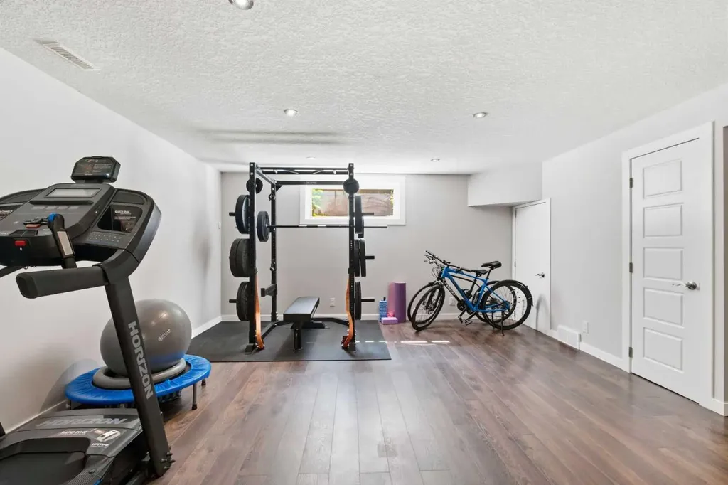 331 Parkmere Green Chestermere AB T1X1V5