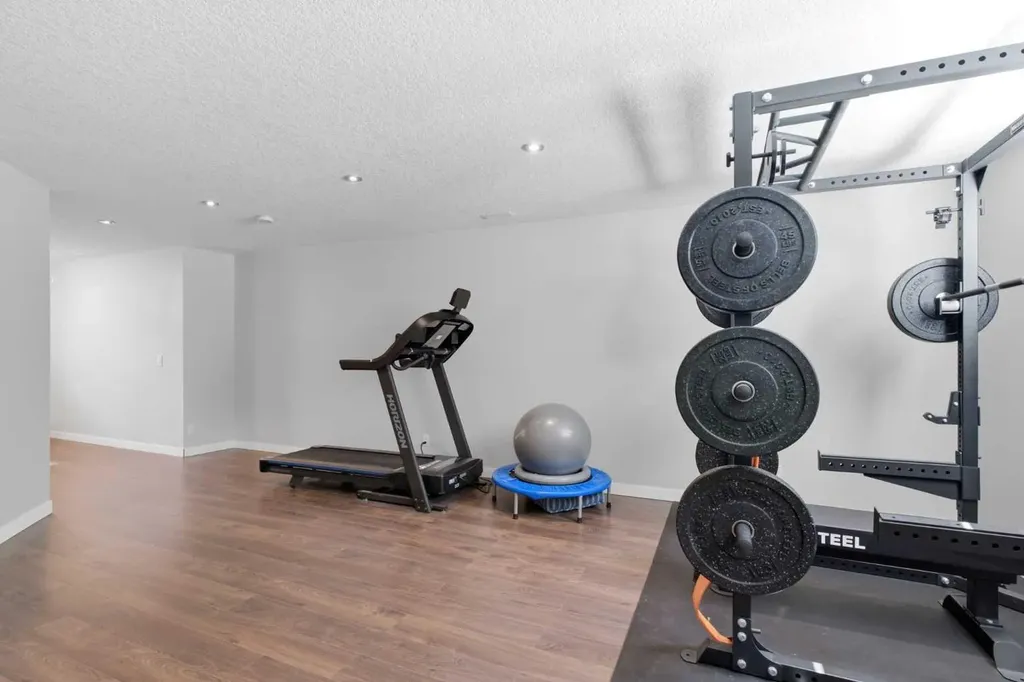 331 Parkmere Green Chestermere AB T1X1V5