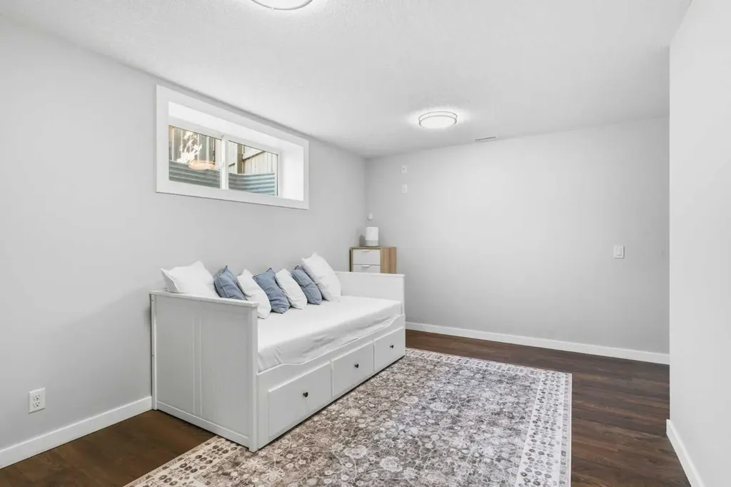 331 Parkmere Green Chestermere AB T1X1V5