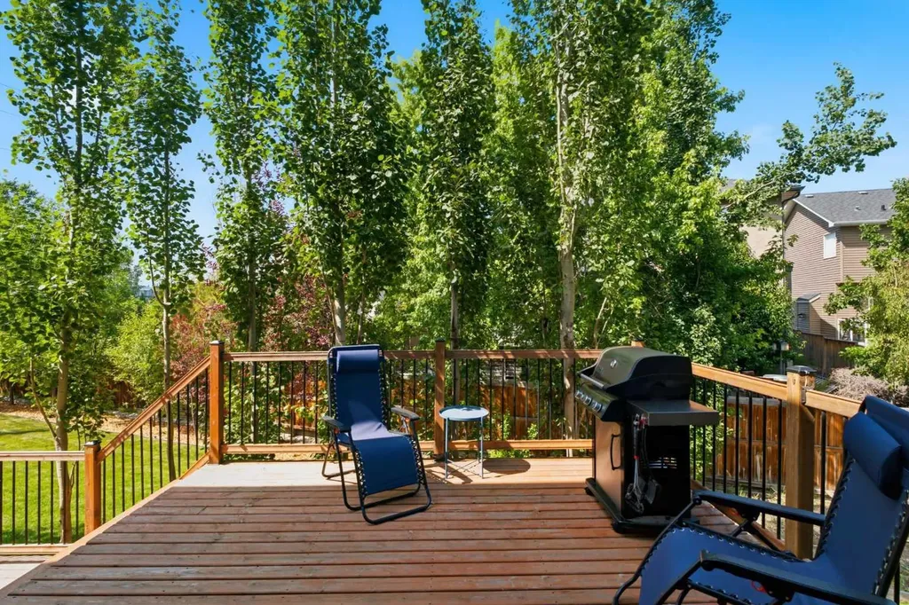 331 Parkmere Green Chestermere AB T1X1V5