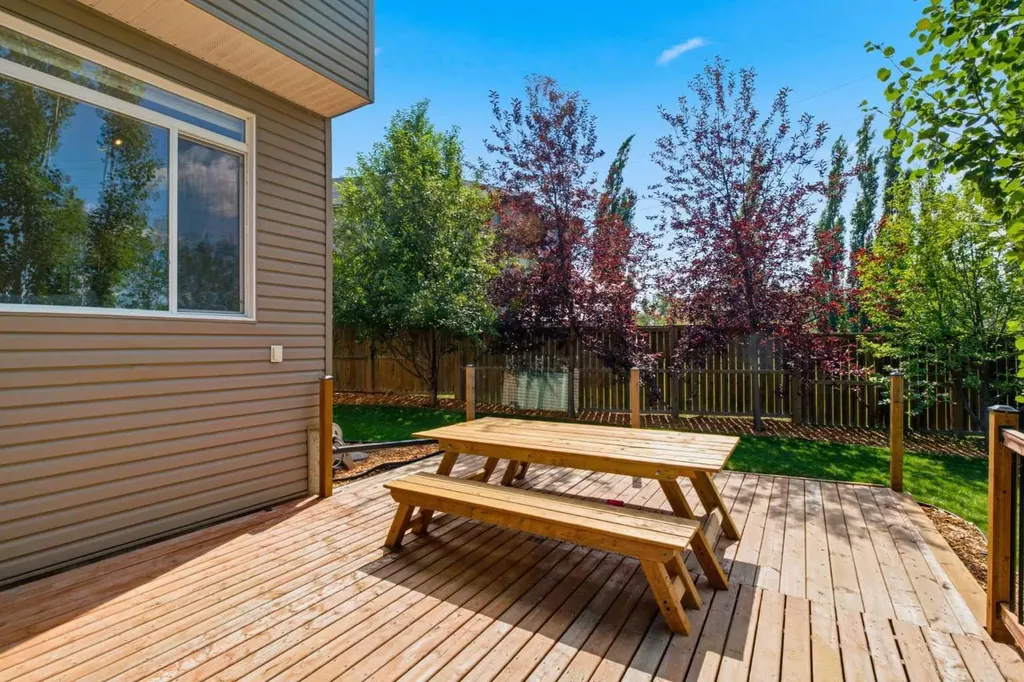 331 Parkmere Green Chestermere AB T1X1V5