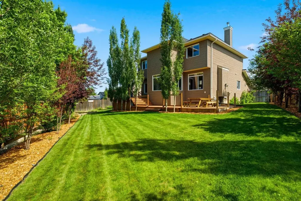 331 Parkmere Green Chestermere AB T1X1V5