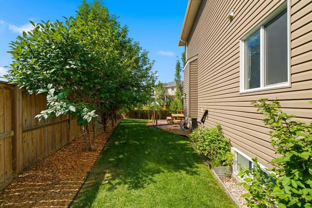 331 Parkmere Green Chestermere AB T1X1V5