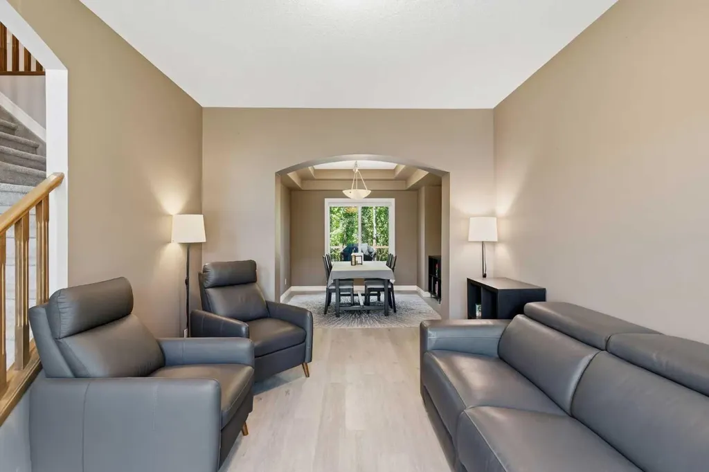 331 Parkmere Green Chestermere AB T1X1V5