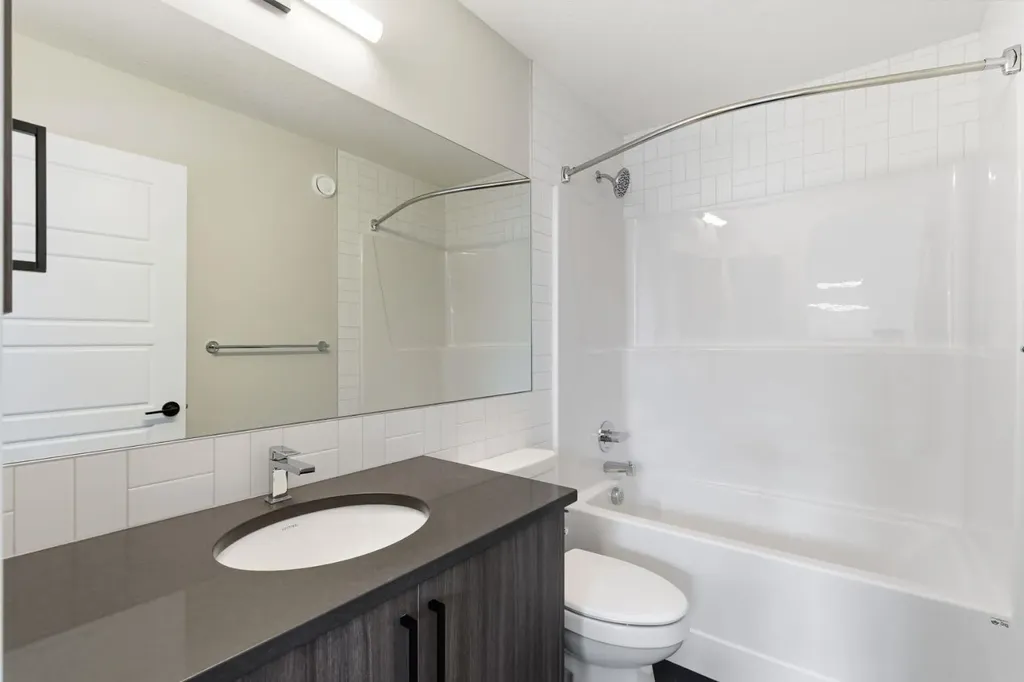440 Lewiston Landing NE Calgary AB T3P 2J5
