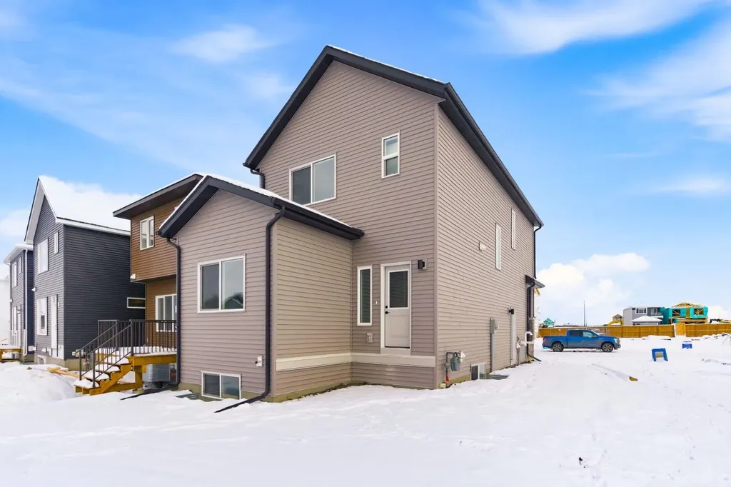 440 Lewiston Landing NE Calgary AB T3P 2J5