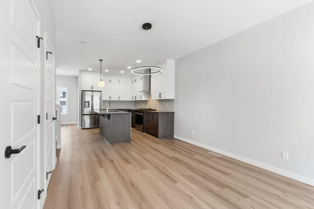 440 Lewiston Landing NE Calgary AB T3P 2J5