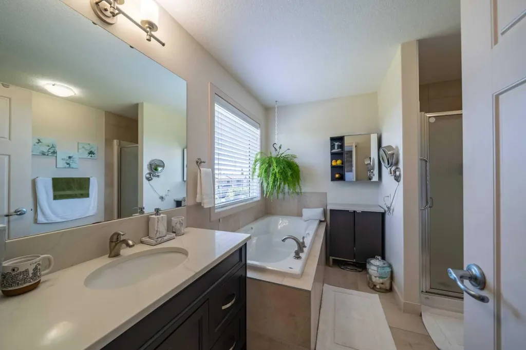 144 Everhollow Street SW Calgary AB T2Y 0B1