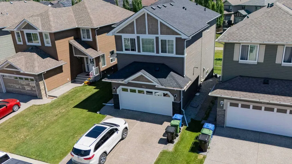 144 Everhollow Street SW Calgary AB T2Y 0B1