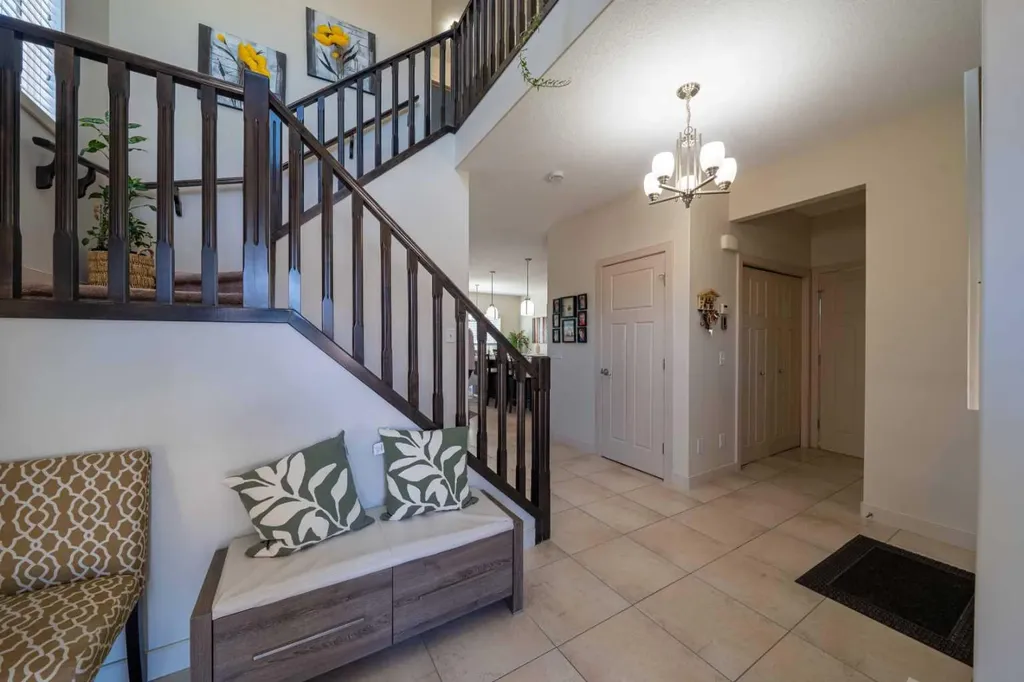 144 Everhollow Street SW Calgary AB T2Y 0B1