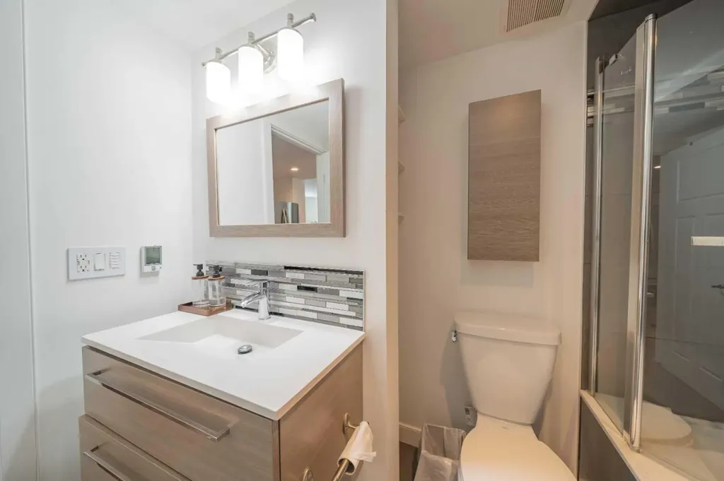 144 Everhollow Street SW Calgary AB T2Y 0B1