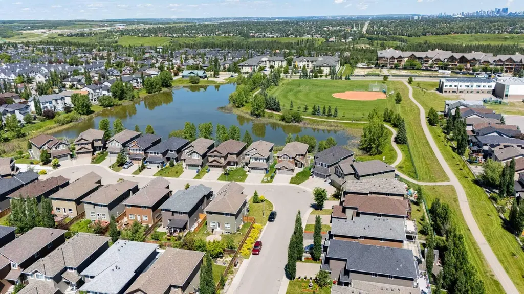 144 Everhollow Street SW Calgary AB T2Y 0B1