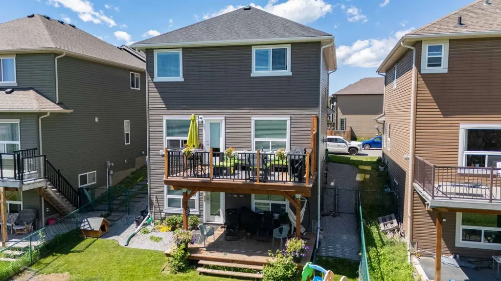 144 Everhollow Street SW Calgary AB T2Y 0B1