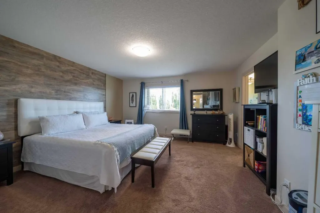 144 Everhollow Street SW Calgary AB T2Y 0B1