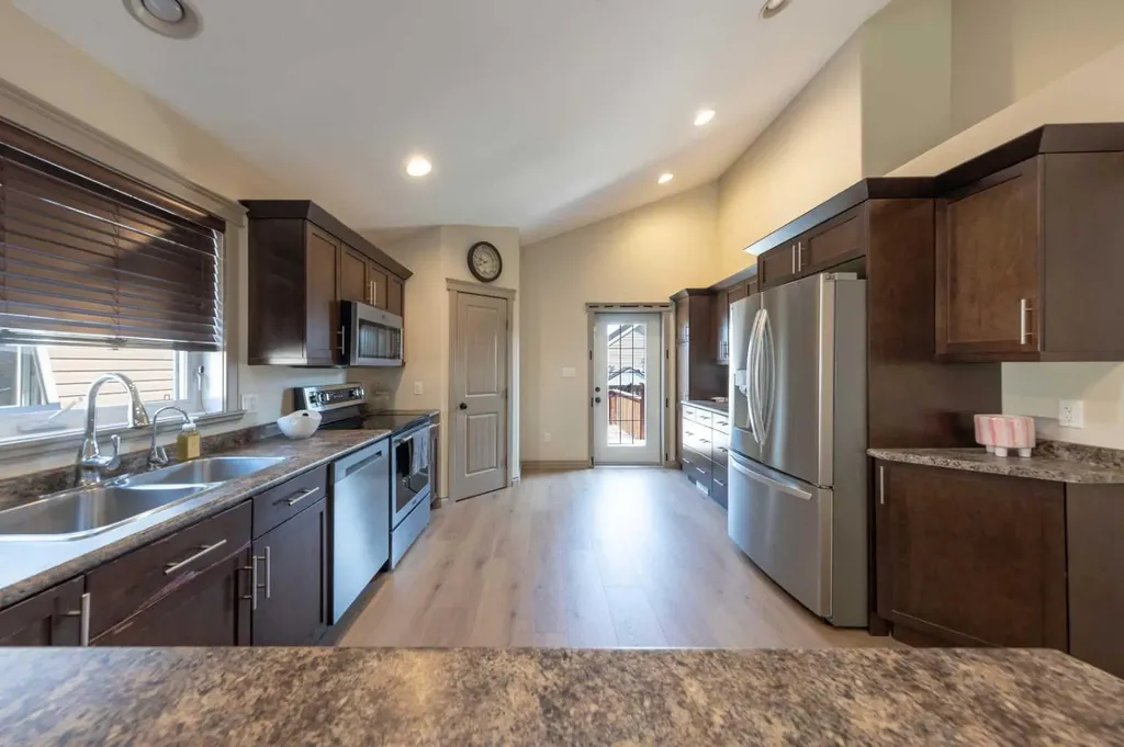 5314 14 Street Lloydminster AB T9V2K1
