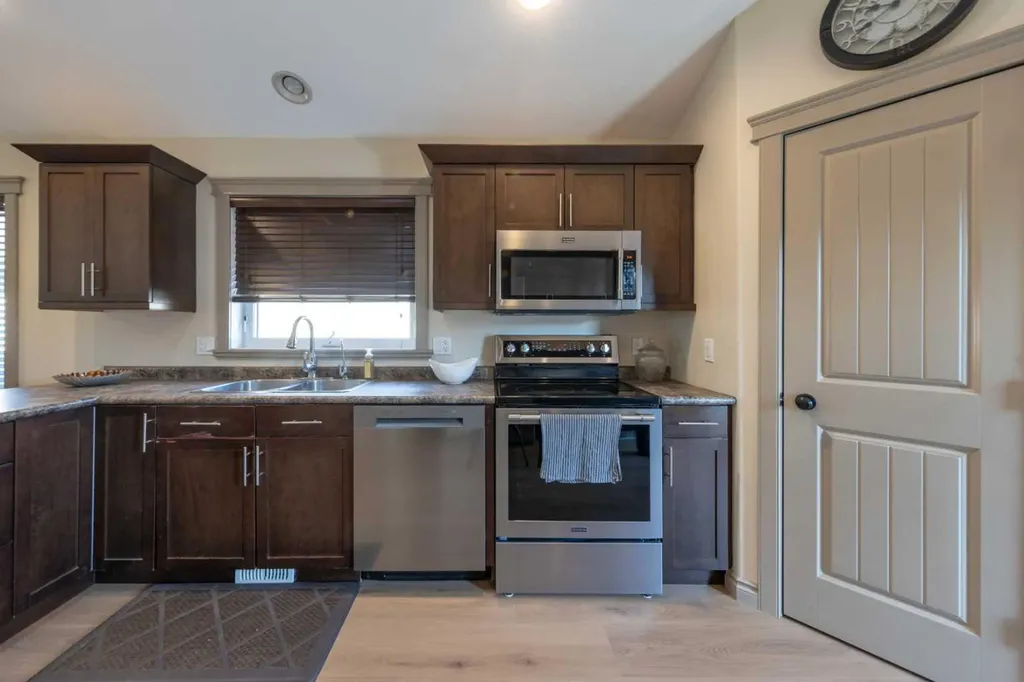 5314 14 Street Lloydminster AB T9V2K1