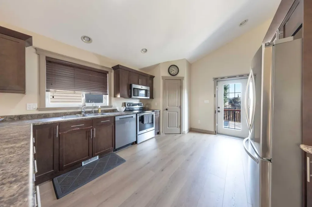 5314 14 Street Lloydminster AB T9V2K1