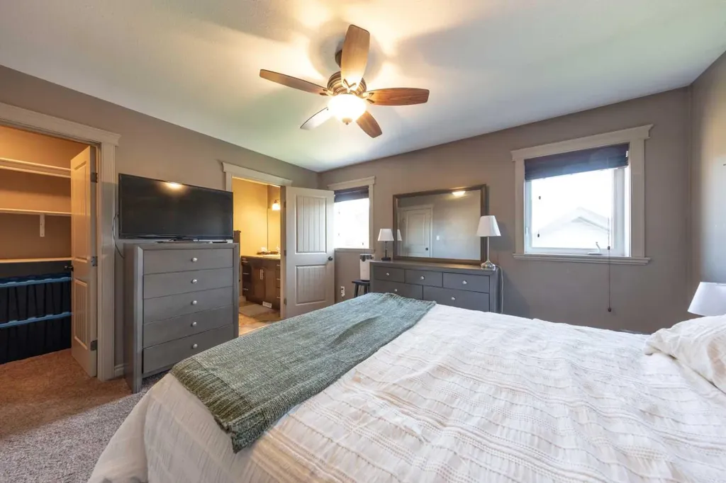 5314 14 Street Lloydminster AB T9V2K1