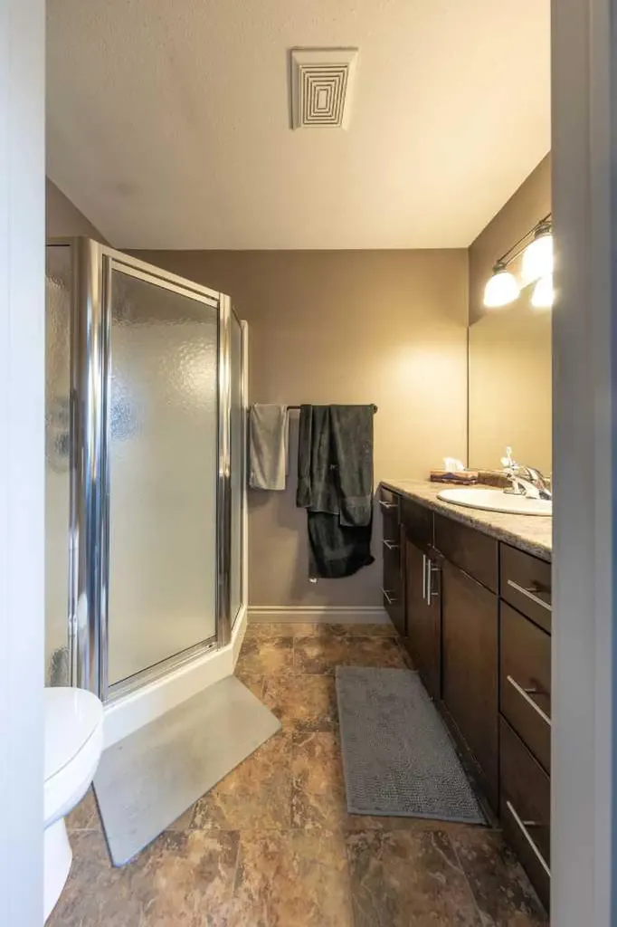5314 14 Street Lloydminster AB T9V2K1