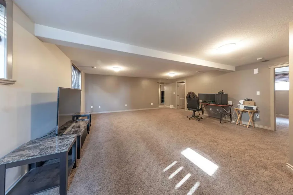 5314 14 Street Lloydminster AB T9V2K1
