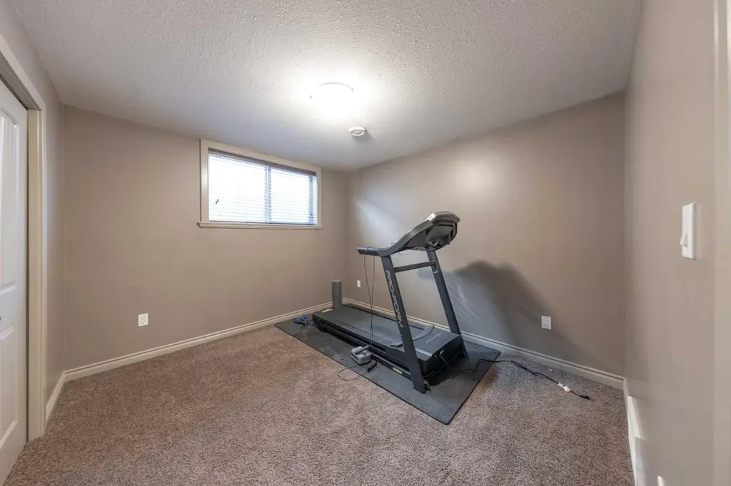 5314 14 Street Lloydminster AB T9V2K1