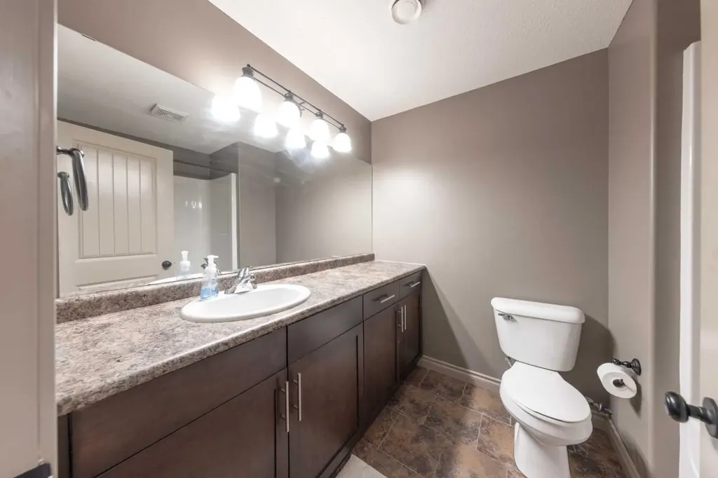 5314 14 Street Lloydminster AB T9V2K1