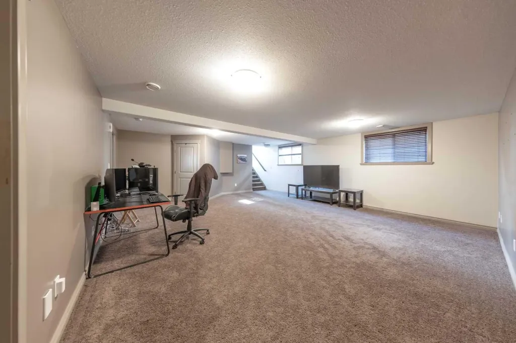 5314 14 Street Lloydminster AB T9V2K1