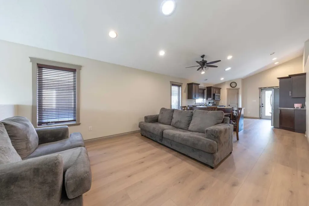 5314 14 Street Lloydminster AB T9V2K1