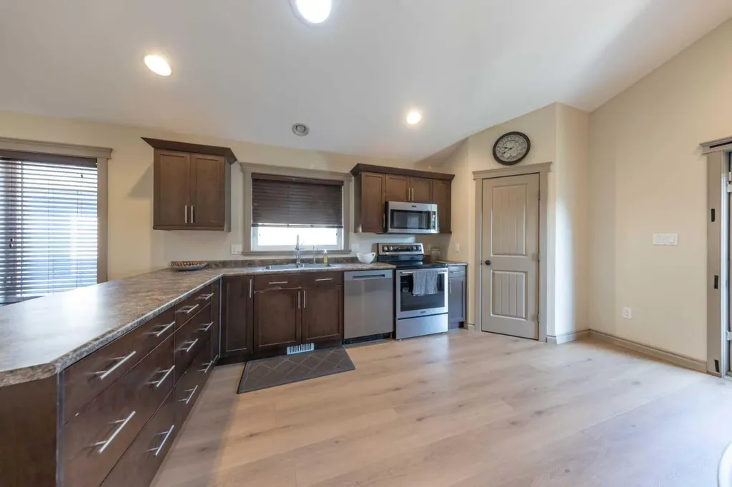 5314 14 Street Lloydminster AB T9V2K1