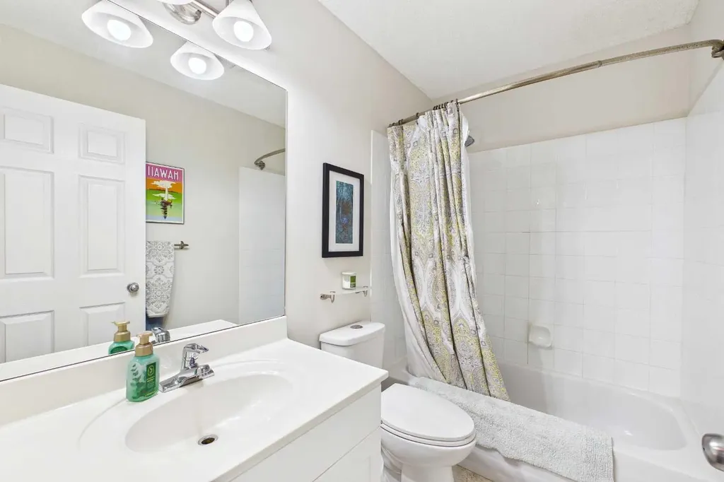 147 Tuscany Meadows Court NW Calgary AB T3L 2L3