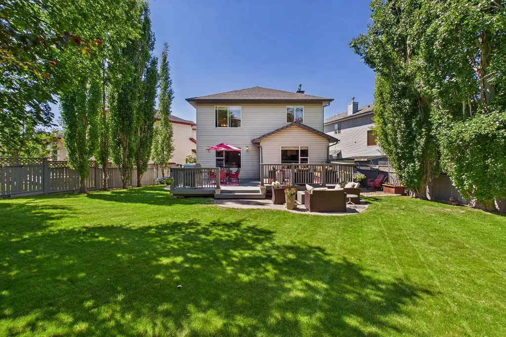 147 Tuscany Meadows Court NW Calgary AB T3L 2L3