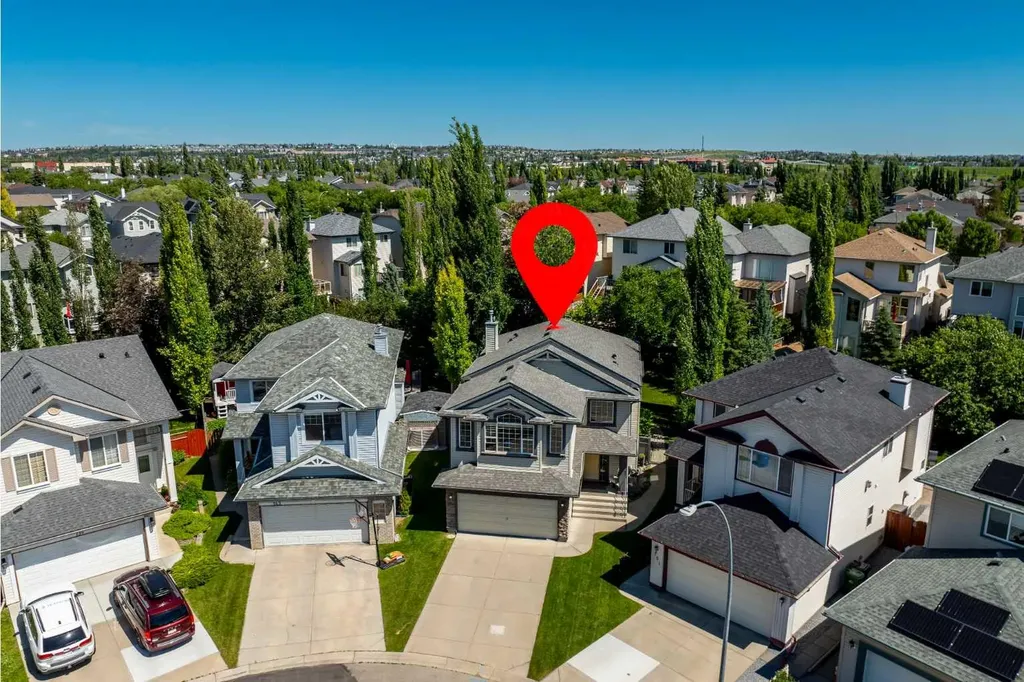 147 Tuscany Meadows Court NW Calgary AB T3L 2L3