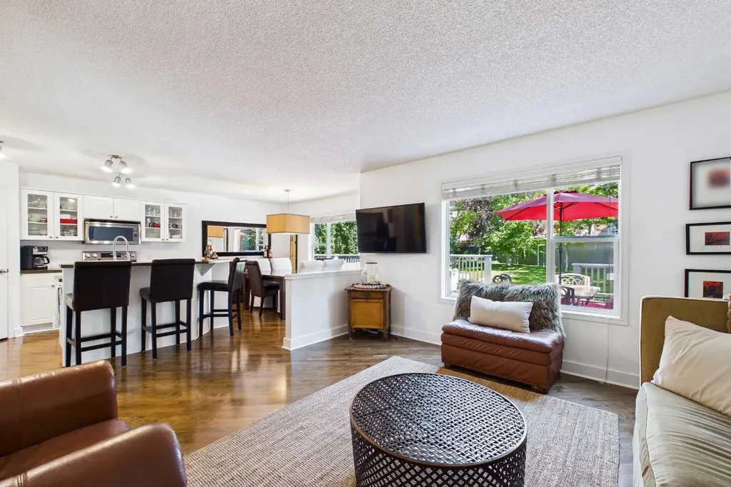 147 Tuscany Meadows Court NW Calgary AB T3L 2L3