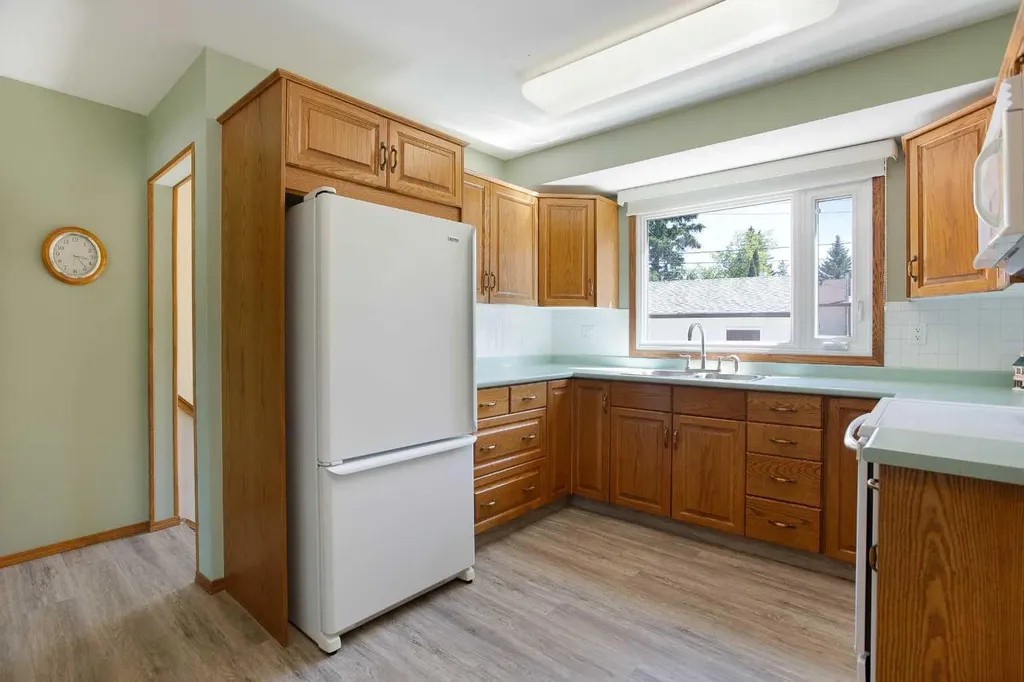 723 Seattle Drive SW Calgary AB T2W0M8