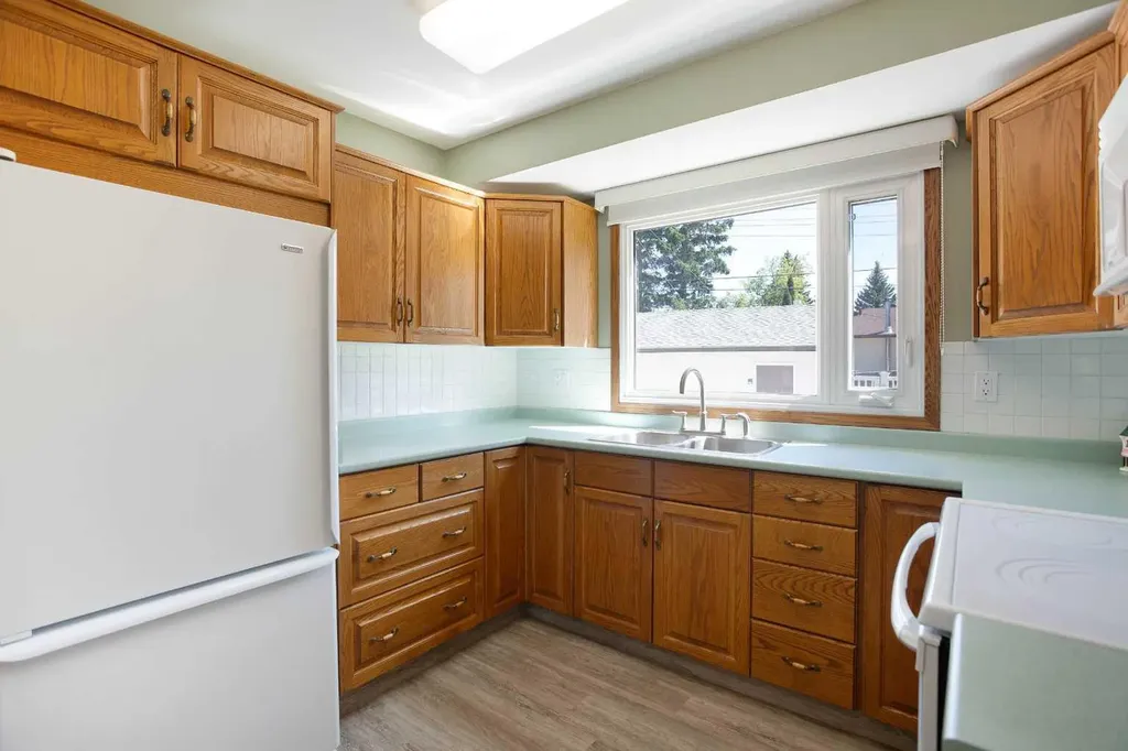 723 Seattle Drive SW Calgary AB T2W0M8