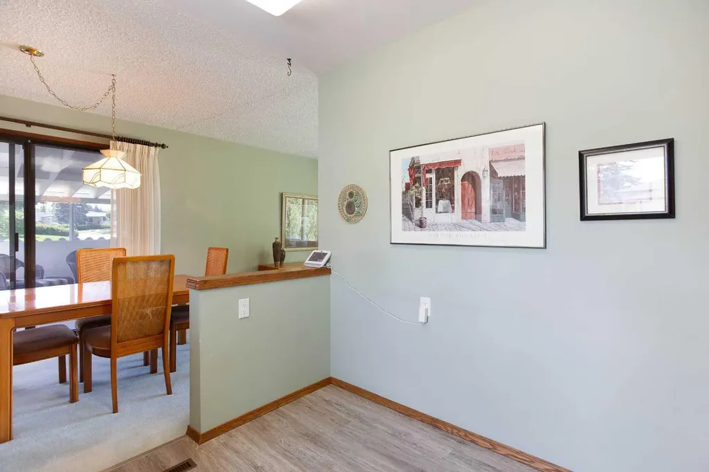 723 Seattle Drive SW Calgary AB T2W0M8