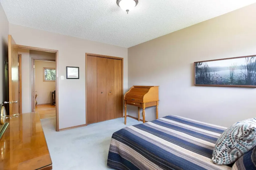 723 Seattle Drive SW Calgary AB T2W0M8