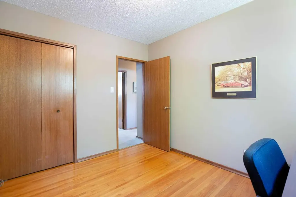 723 Seattle Drive SW Calgary AB T2W0M8