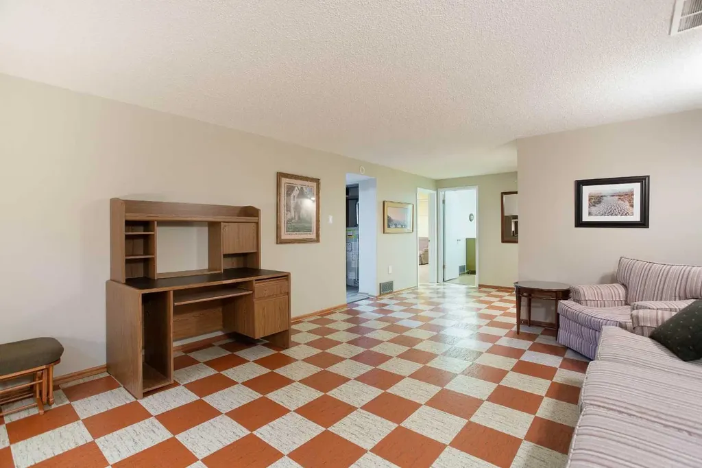 723 Seattle Drive SW Calgary AB T2W0M8
