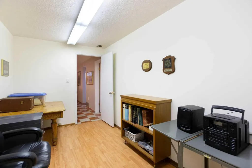 723 Seattle Drive SW Calgary AB T2W0M8