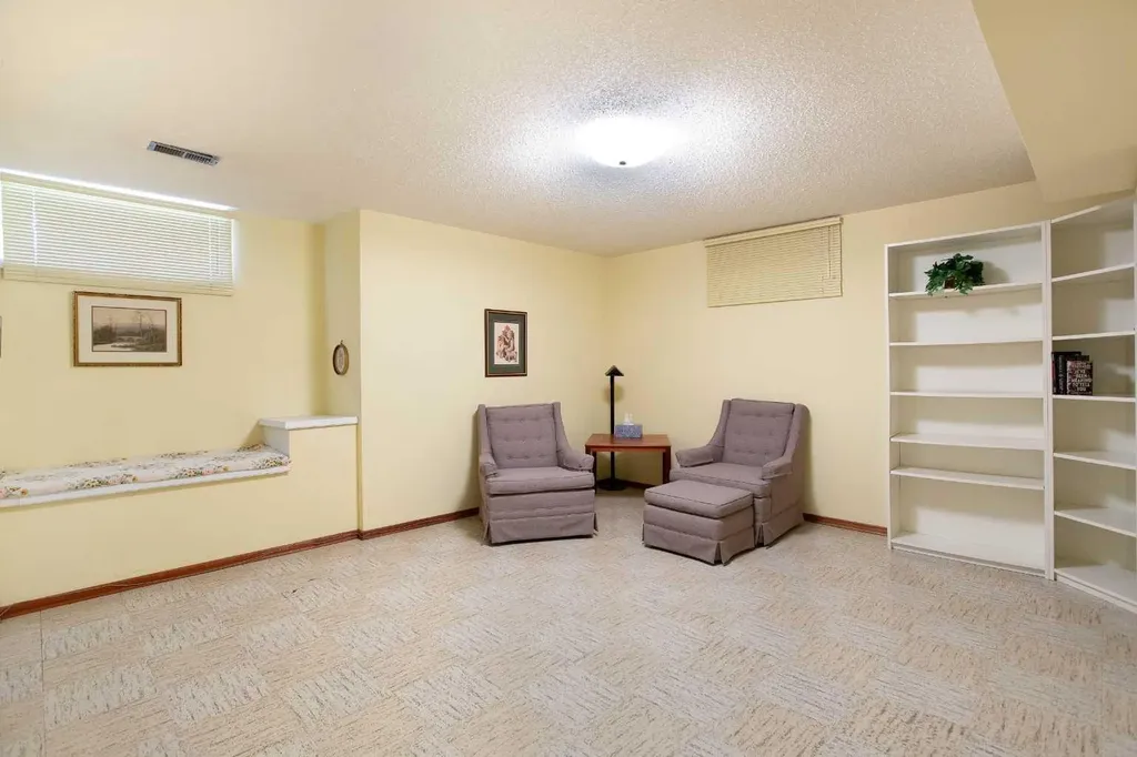 723 Seattle Drive SW Calgary AB T2W0M8