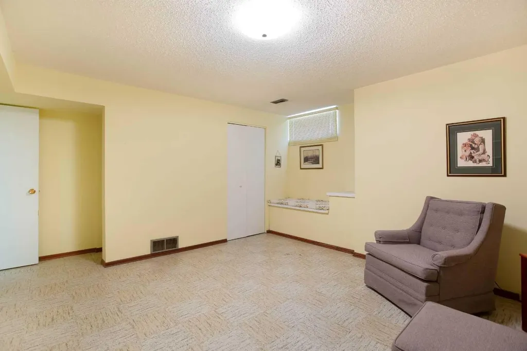 723 Seattle Drive SW Calgary AB T2W0M8