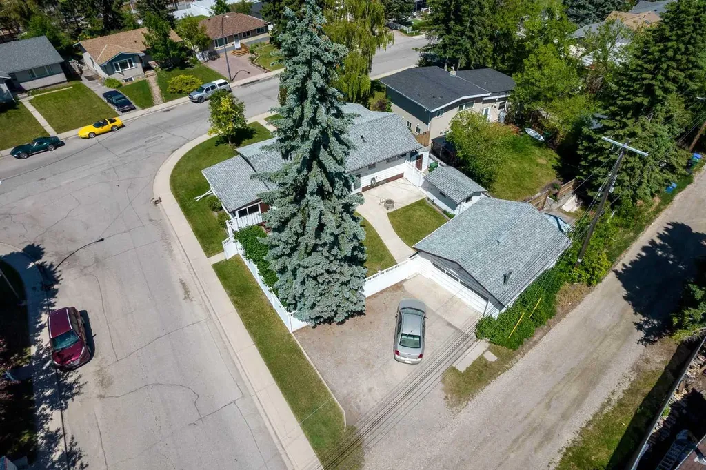 723 Seattle Drive SW Calgary AB T2W0M8