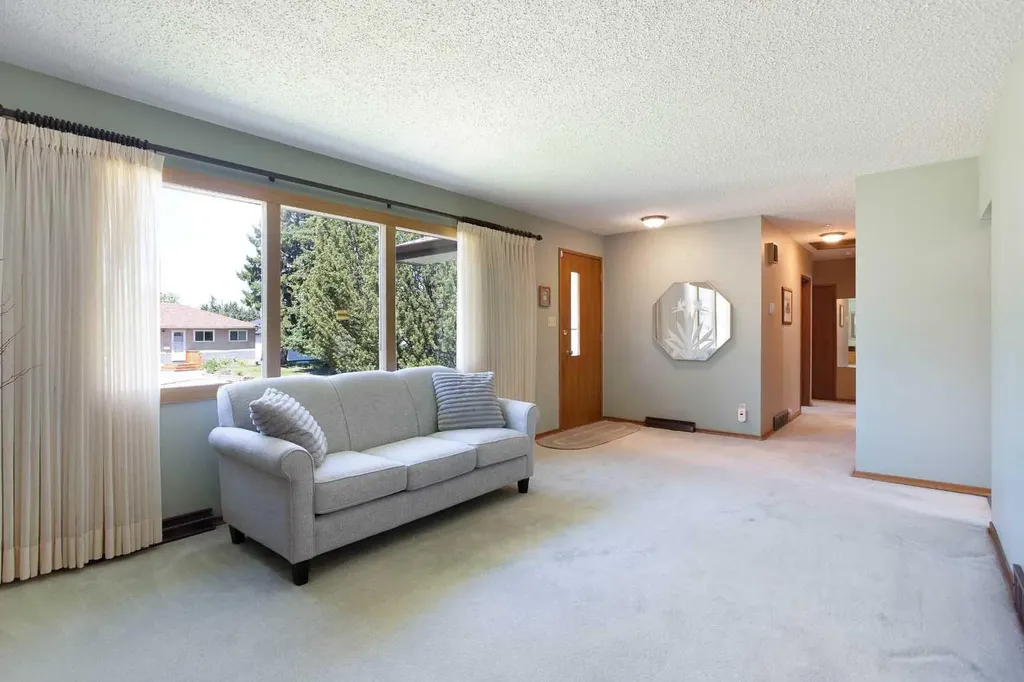 723 Seattle Drive SW Calgary AB T2W0M8