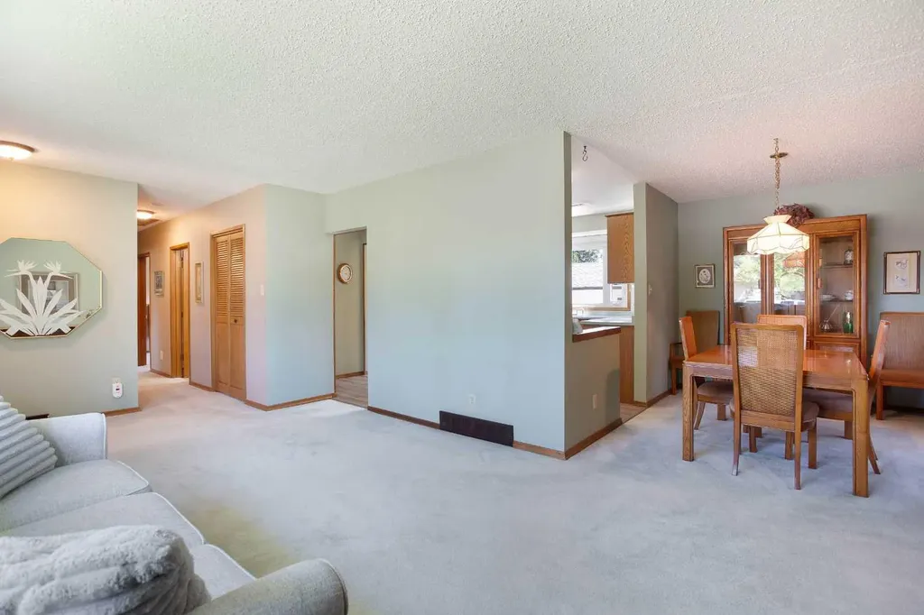 723 Seattle Drive SW Calgary AB T2W0M8