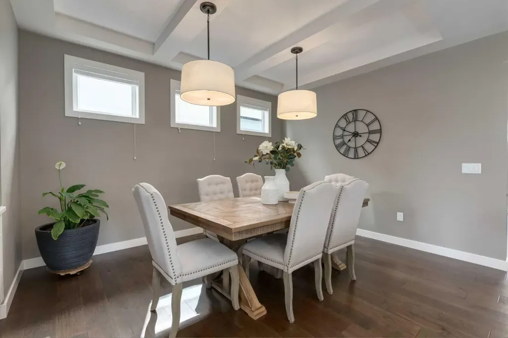 428 21 Avenue NE Calgary AB T2E 1S6